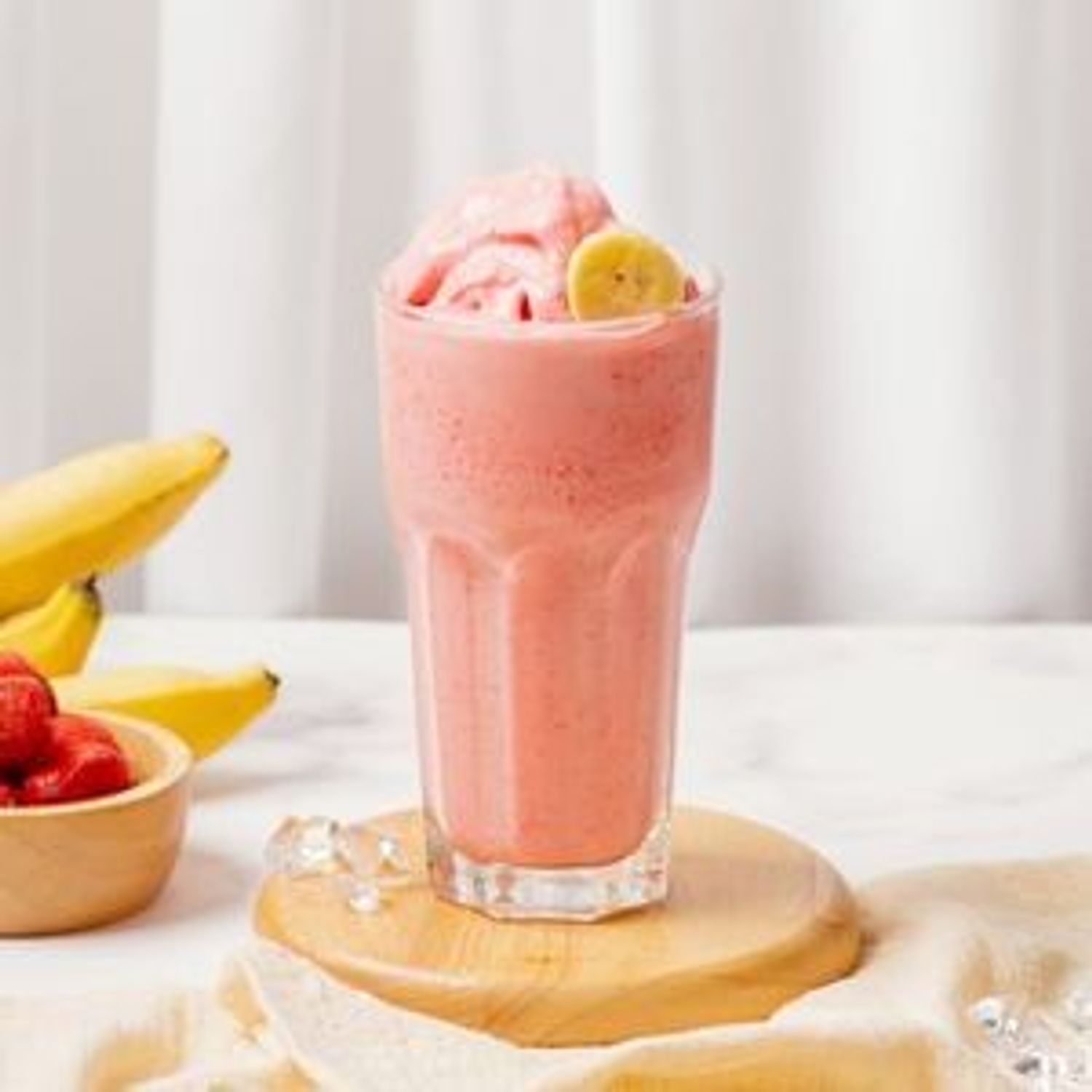 Yoghurt Banana Strawberry Smoothie